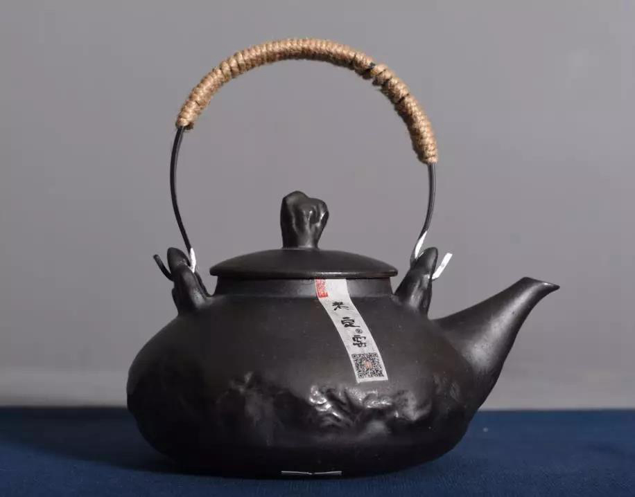 粗瓷茶具-大宋定窑设计的黄山提梁壶